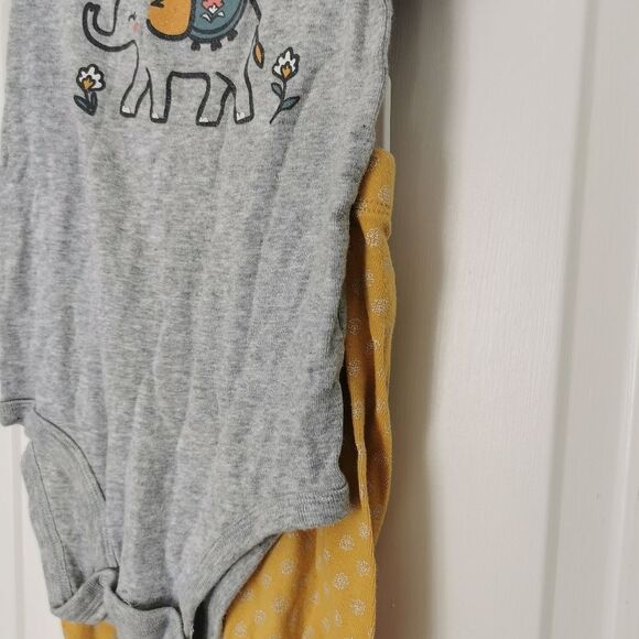 2/$15 Carter's toddler girls 2 piece set size 18 m - Picture 2 of 4